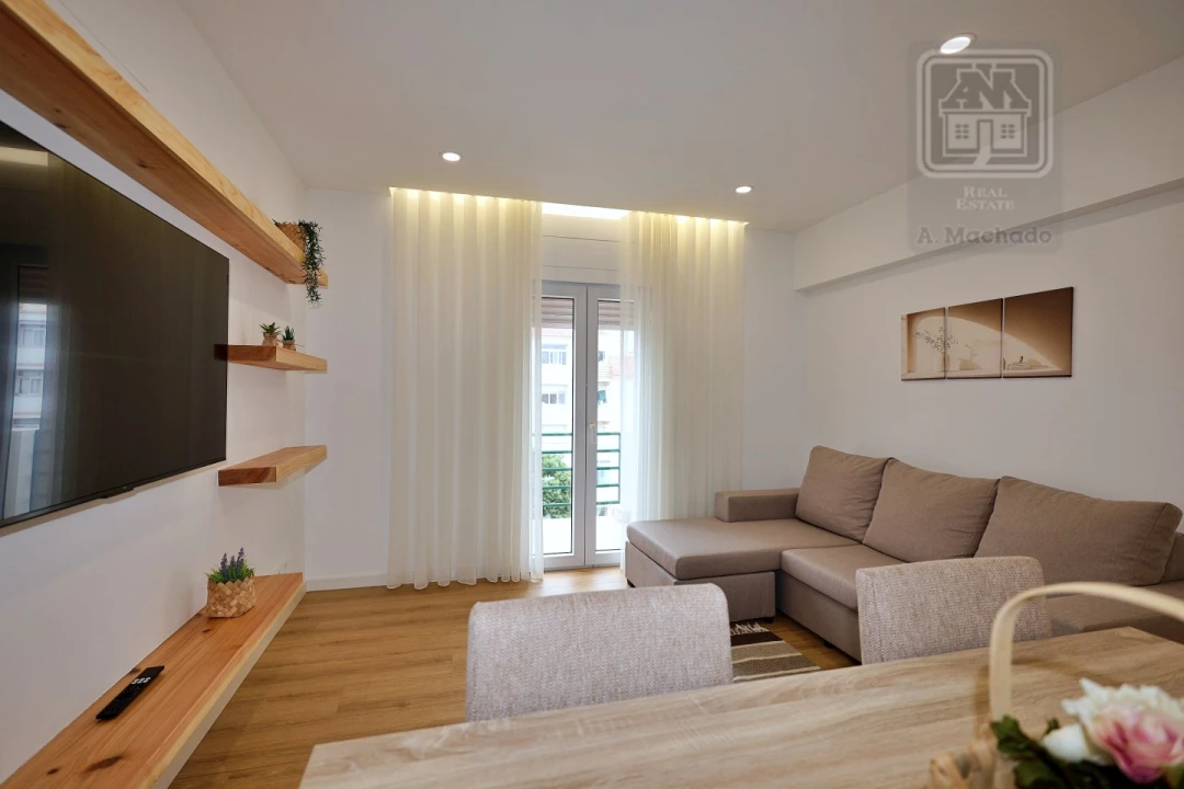 Apartamento T2 para Arrendamento em Ponta Delgada (São José) Foto 6
