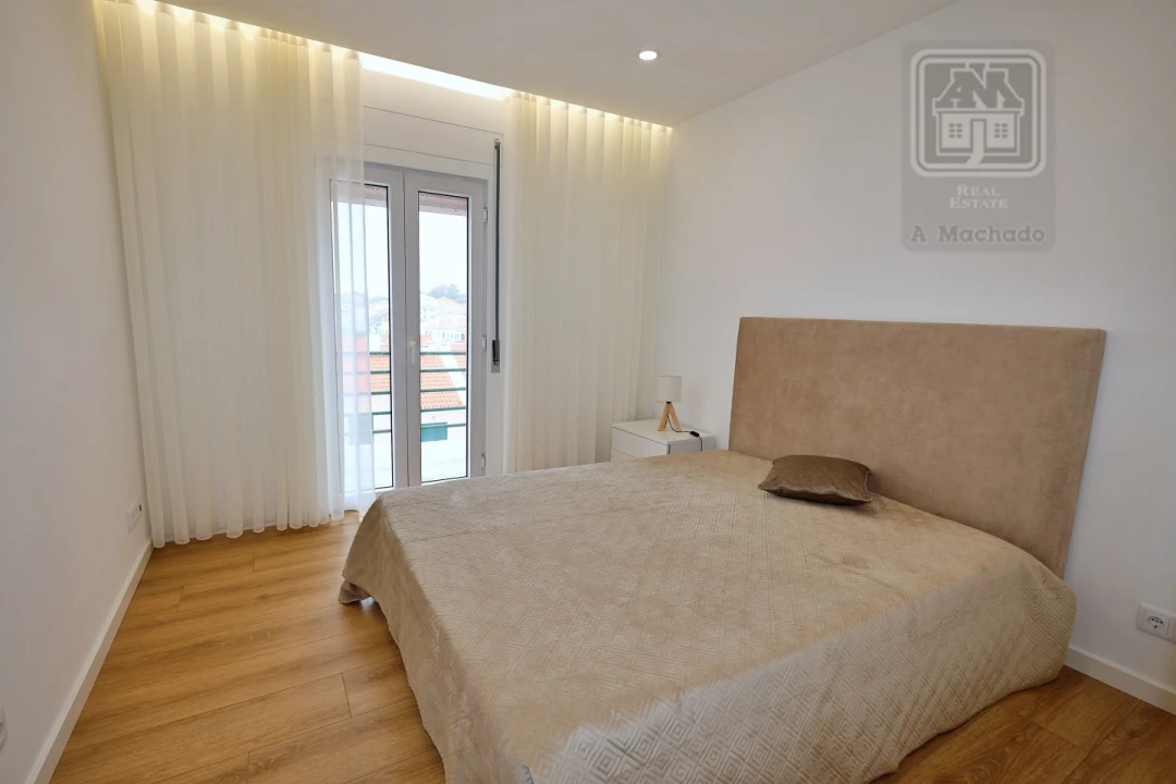 Apartamento T2 para Arrendamento em Ponta Delgada (São José) Foto 13