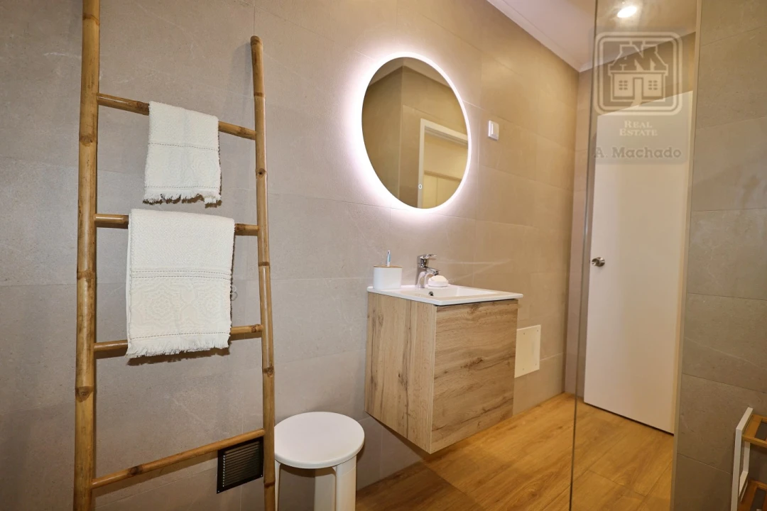 Apartamento T2 para Arrendamento em Ponta Delgada (São José) Foto 29