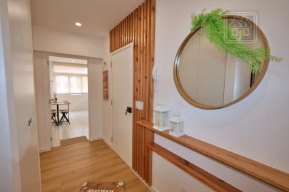 Apartamento T2 para Arrendamento em Ponta Delgada (São José)