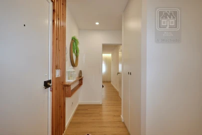 Apartamento T2 para Arrendamento em Ponta Delgada (São José)