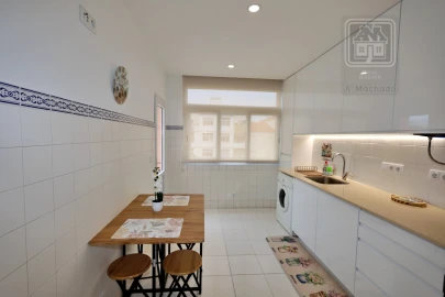 Apartamento T2 para Arrendamento em Ponta Delgada (São José)