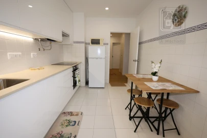 Apartamento T2 para Arrendamento em Ponta Delgada (São José)