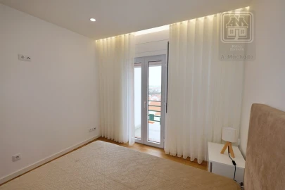 Apartamento T2 para Arrendamento em Ponta Delgada (São José)