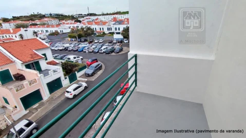 Apartamento T2 para Arrendamento em Ponta Delgada (São José)