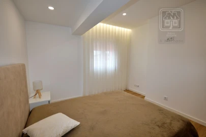Apartamento T2 para Arrendamento em Ponta Delgada (São José)