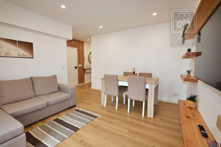 Apartamento T2 para Arrendamento em Ponta Delgada (São José)
