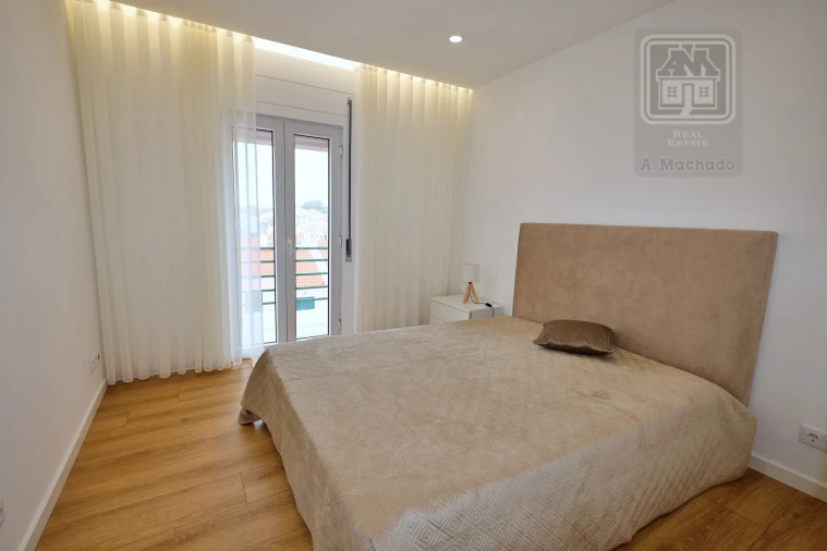 Apartamento T2 para Arrendamento em Ponta Delgada (São José) Foto 13