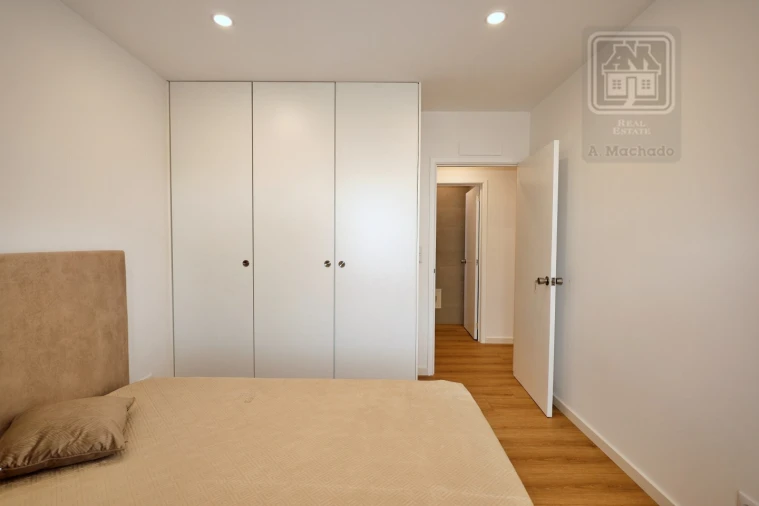 Apartamento T2 para Arrendamento em Ponta Delgada (São José) Foto 15