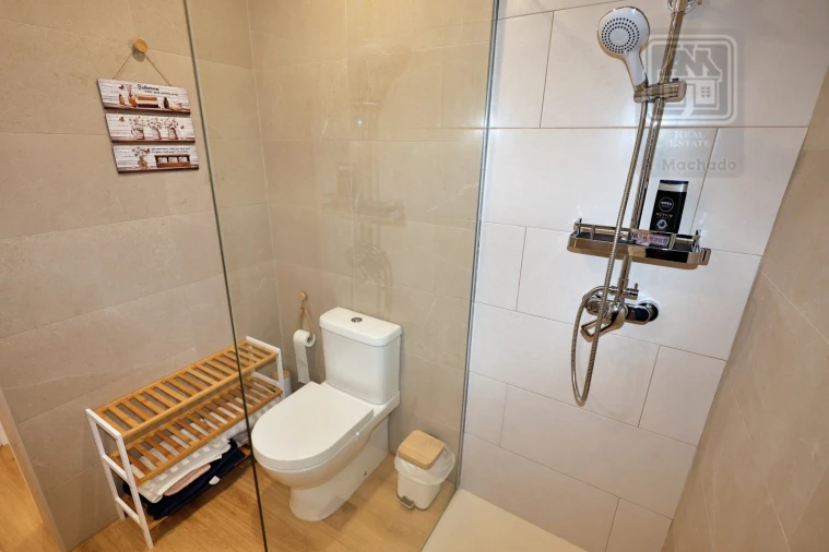 Apartamento T2 para Arrendamento em Ponta Delgada (São José) Foto 28