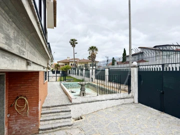 Moradia T4 para Venda em Carcavelos e Parede