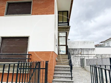 Moradia T4 para Venda em Carcavelos e Parede