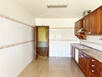 Moradia T4 para Venda em Carcavelos e Parede