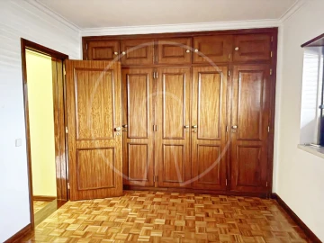 Moradia T4 para Venda em Carcavelos e Parede