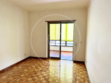 Moradia T4 para Venda em Carcavelos e Parede
