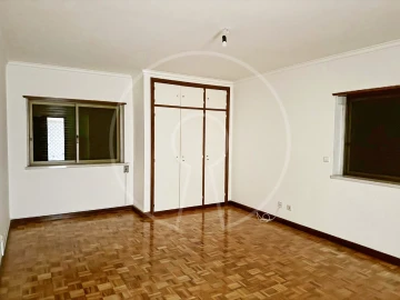 Moradia T4 para Venda em Carcavelos e Parede