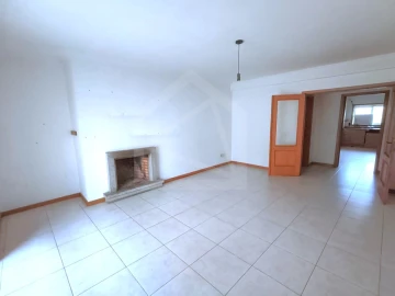 Apartamento T3 para Venda em O. Azeméis, Riba-Ul, Ul, Macinhata Seixa, Madail