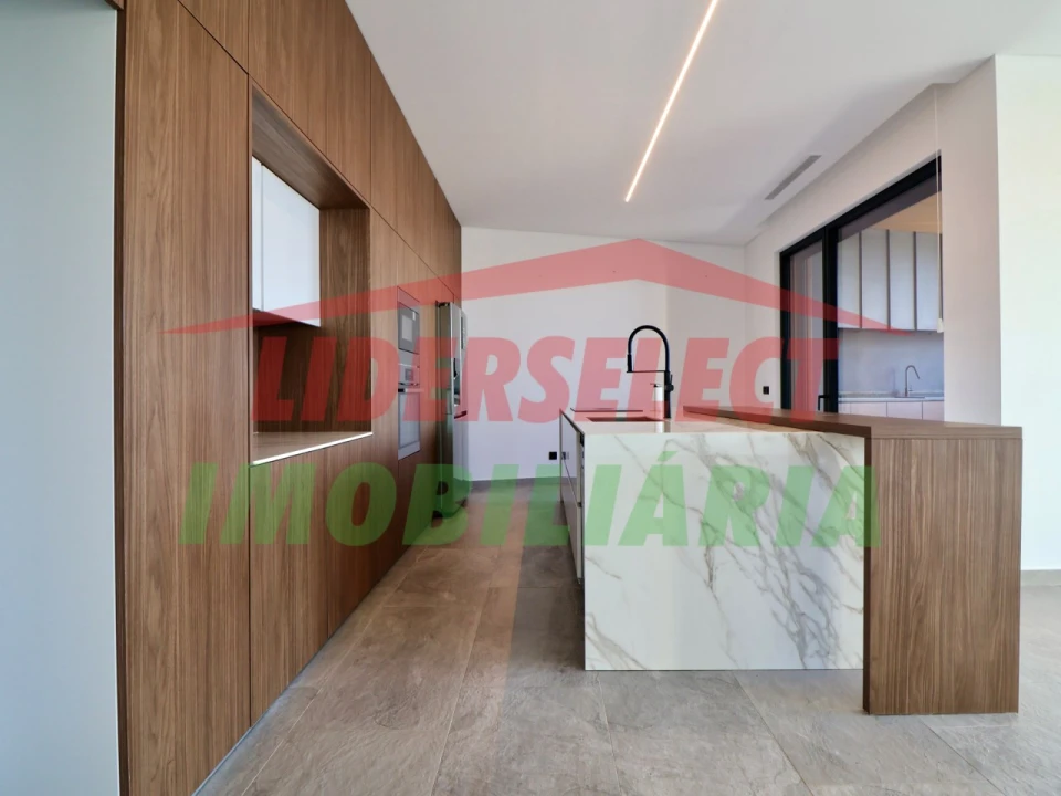 Apartamento T3 para Venda em Lourinhã e Atalaia Foto 3
