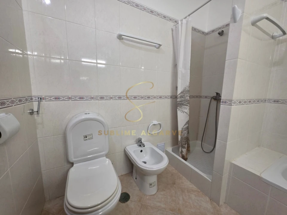 Apartamento T1 para Arrendamento em Lagos (São Sebastião e Santa Maria) Foto 13
