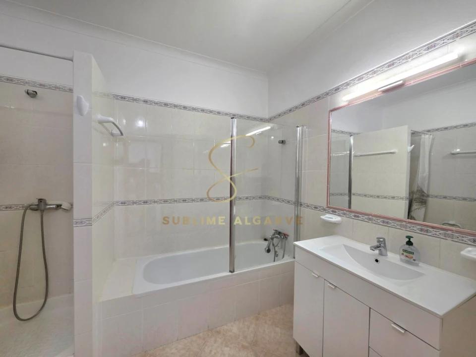 Apartamento T1 para Arrendamento em Lagos (São Sebastião e Santa Maria) Foto 14