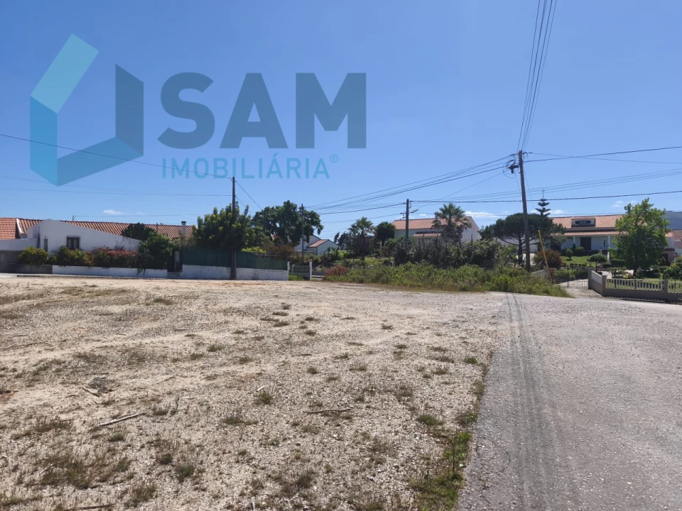 Terreno para Venda em Cadaval e Pêro Moniz Foto 1