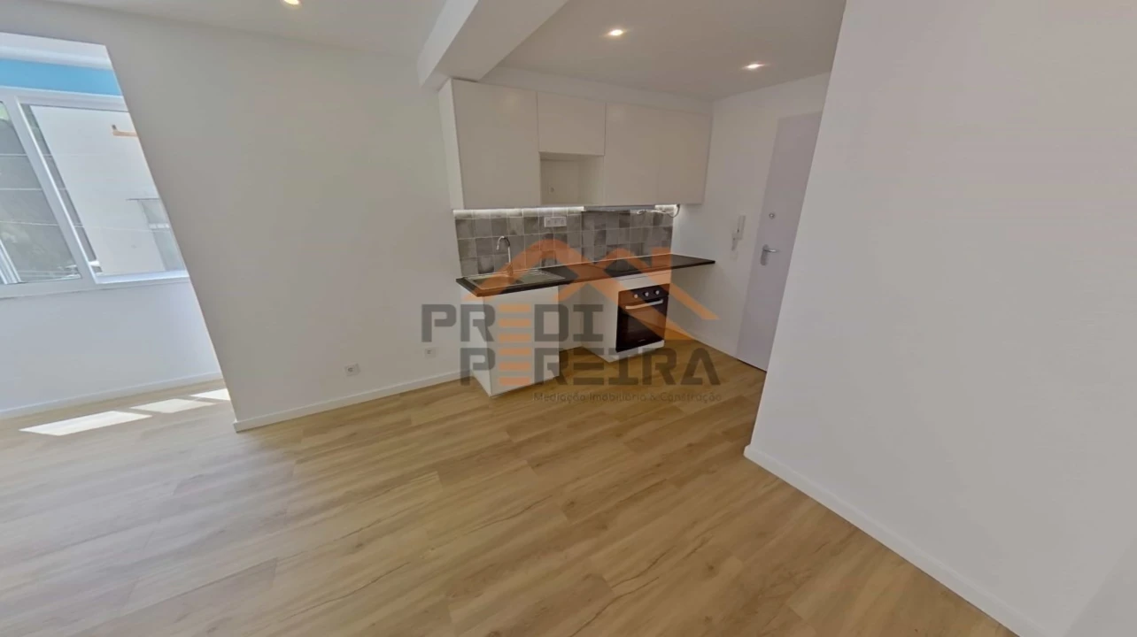 Apartamento T2 para Venda em Águas Livres Foto 3