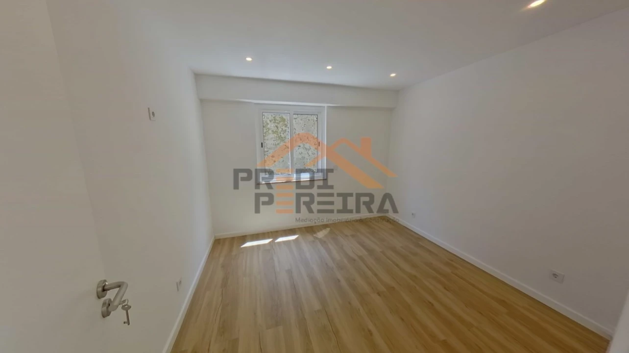 Apartamento T2 para Venda em Águas Livres Foto 14