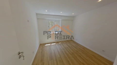 Apartamento T2 para Venda em Águas Livres
