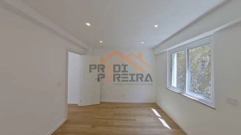 Apartamento T2 para Venda em Águas Livres