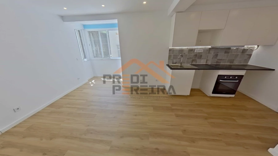 Apartamento T2 para Venda em Águas Livres Foto 2