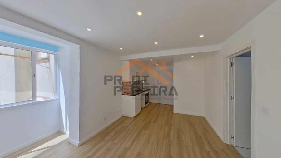 Apartamento T2 para Venda em Águas Livres Foto 8
