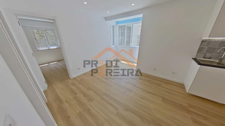 Apartamento T2 para Venda em Águas Livres Foto 11