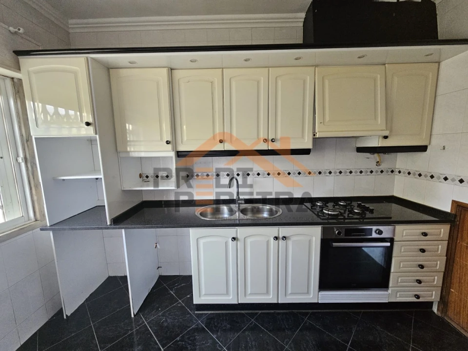 Apartamento T2 para Venda em Póvoa de Santa Iria e Forte da Casa Foto 2