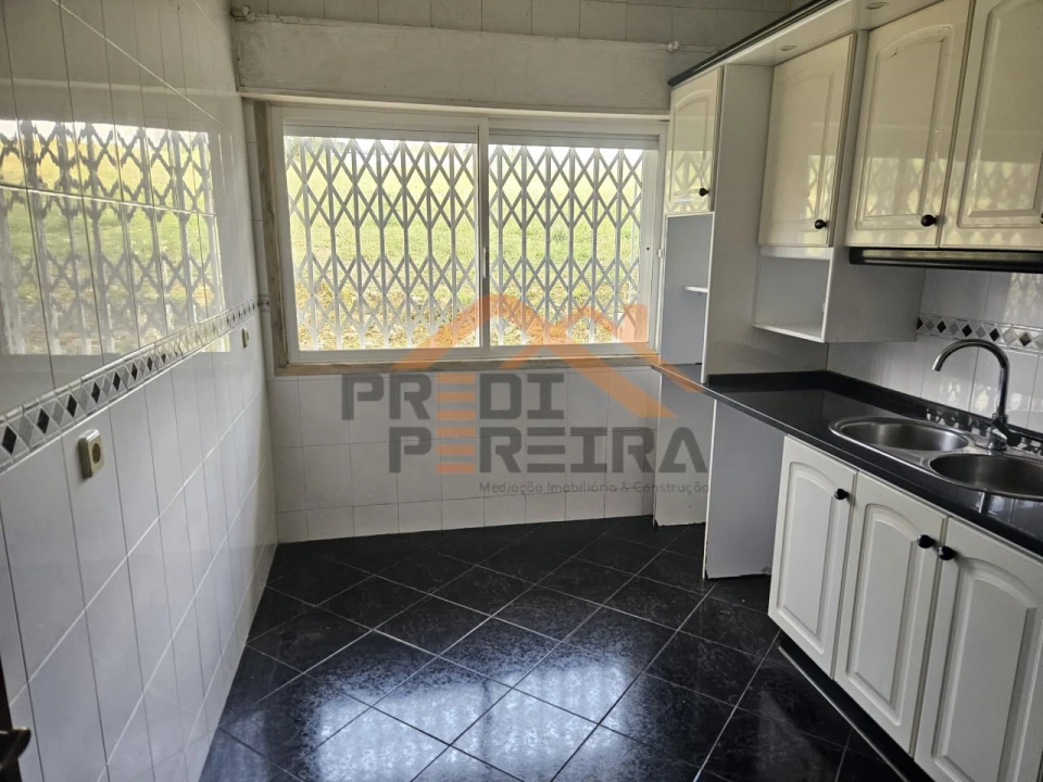 Apartamento T2 para Venda em Póvoa de Santa Iria e Forte da Casa Foto 3