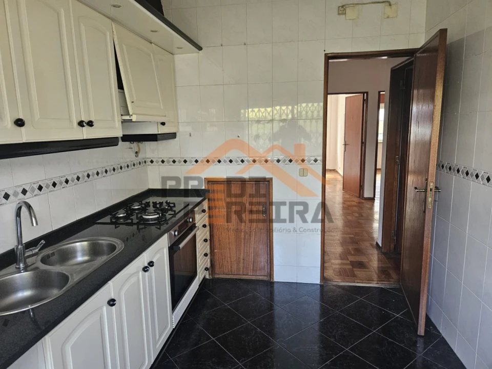 Apartamento T2 para Venda em Póvoa de Santa Iria e Forte da Casa Foto 4