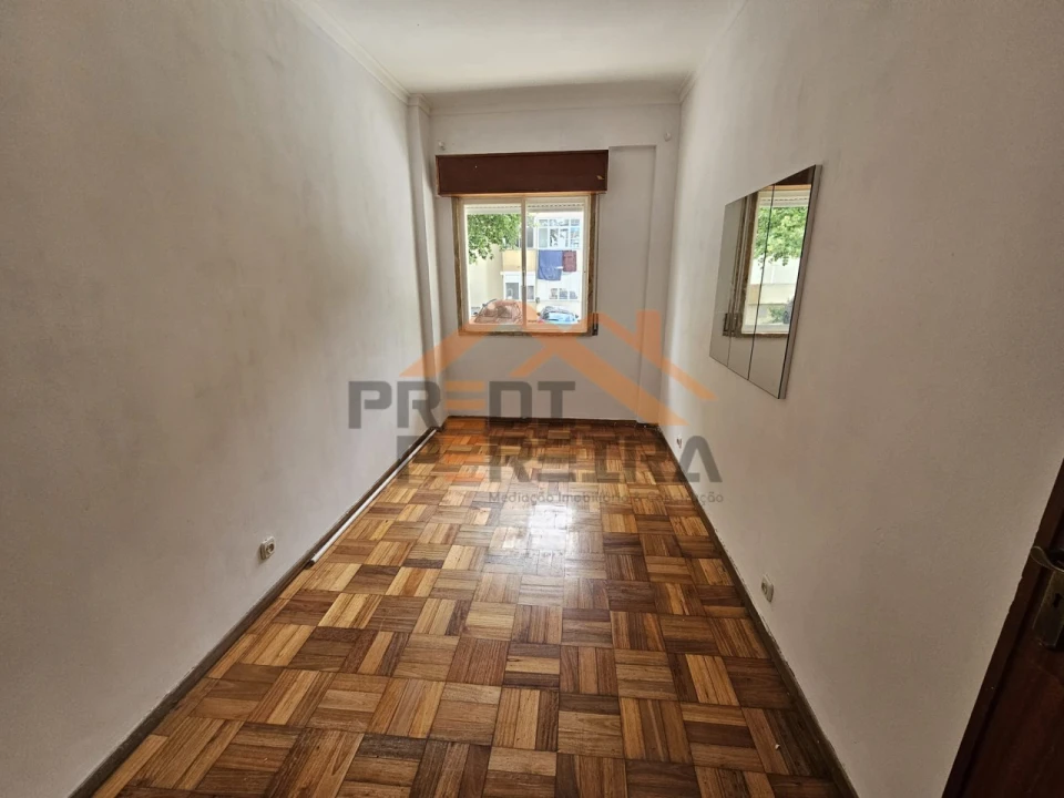 Apartamento T2 para Venda em Póvoa de Santa Iria e Forte da Casa Foto 16