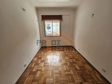 Apartamento T2 para Venda em Póvoa de Santa Iria e Forte da Casa