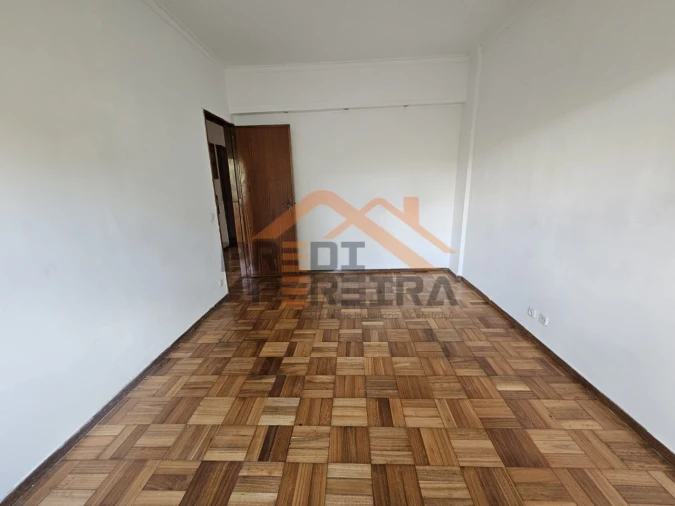 Apartamento T2 para Venda em Póvoa de Santa Iria e Forte da Casa Foto 12