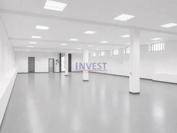 Armazém para Arrendamento em Paranhos