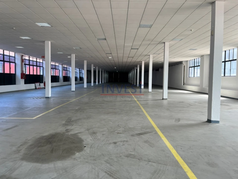 Armazém para Arrendamento em Paranhos Foto 11
