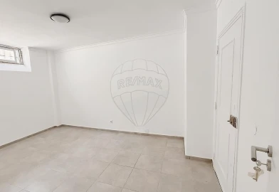 Apartamento T3 para Arrendamento em Queluz e Belas