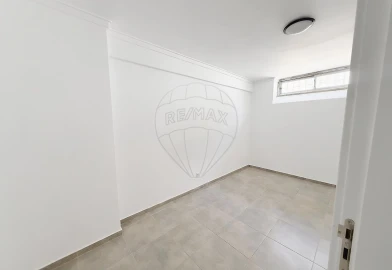 Apartamento T3 para Arrendamento em Queluz e Belas