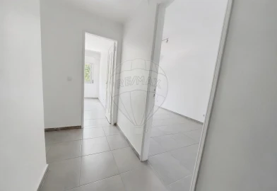 Apartamento T3 para Arrendamento em Queluz e Belas