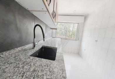 Apartamento T3 para Arrendamento em Queluz e Belas
