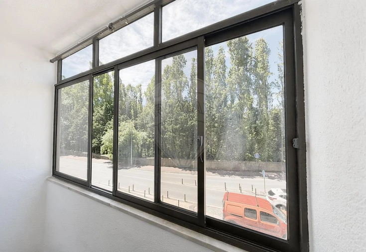 Apartamento T3 para Arrendamento em Queluz e Belas Foto 4