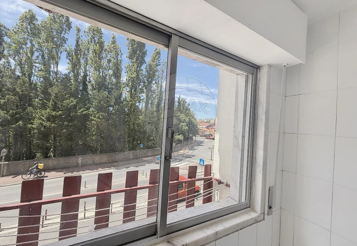 Apartamento T3 para Arrendamento em Queluz e Belas Foto 5