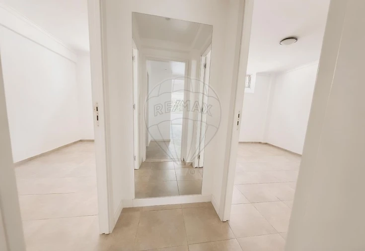 Apartamento T3 para Arrendamento em Queluz e Belas Foto 19