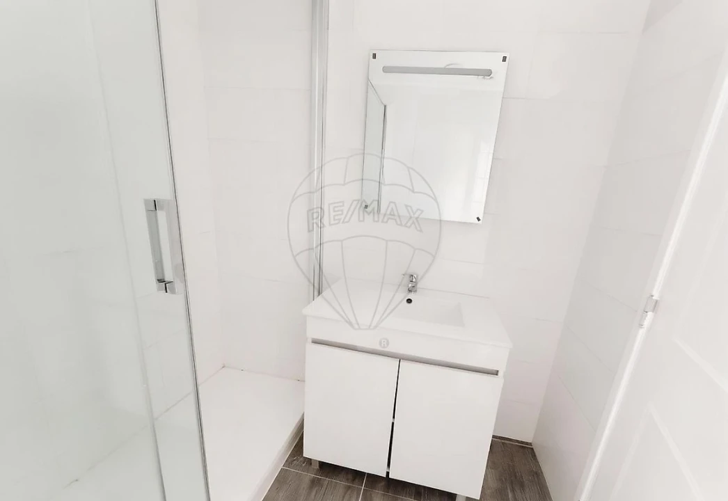 Apartamento T3 para Arrendamento em Queluz e Belas Foto 15