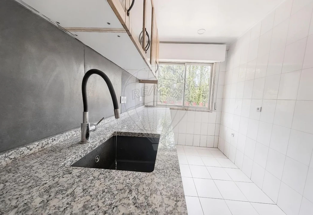 Apartamento T3 para Arrendamento em Queluz e Belas Foto 18