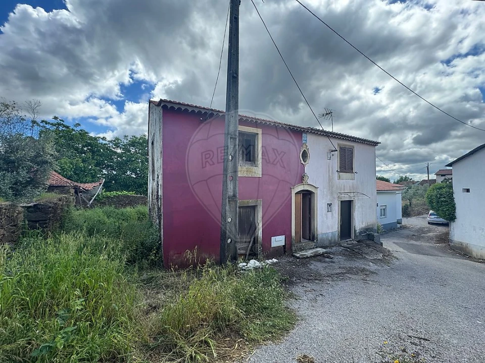 Moradia T3 para Venda em Beco Foto 4